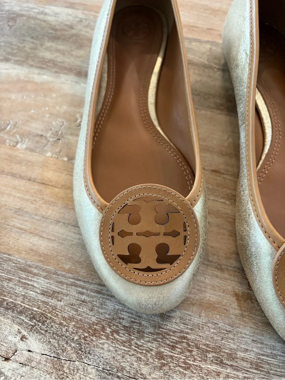Tory Burch Louisa Ballet Flats Metallic Platinum Gold Blonde Leather Trim 7.5M